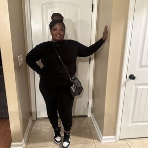 Meet your Posher, Charissa